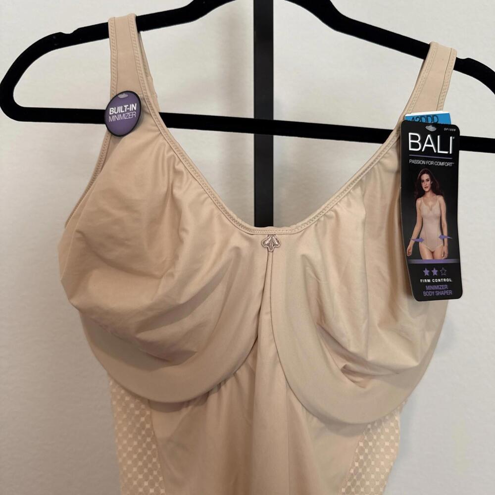 NWT Bali Body Shaper Cool Comfort Built-in Bra 42DDD Comfort-U Adjustable straps - Picture 4 of 9